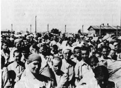 Ci-contre, la photo originale ; ci-dessous, la photo truqu&eacute;e et sa l&eacute;gende mensong&egrave;re